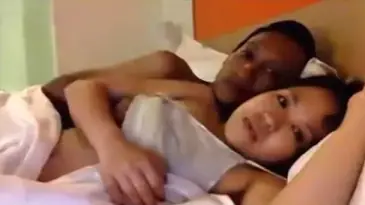 Cowok Beruntung Ngentot Cewek Cantik Mulus sampai Puyeng, Malam yang Tidak Terlupakan